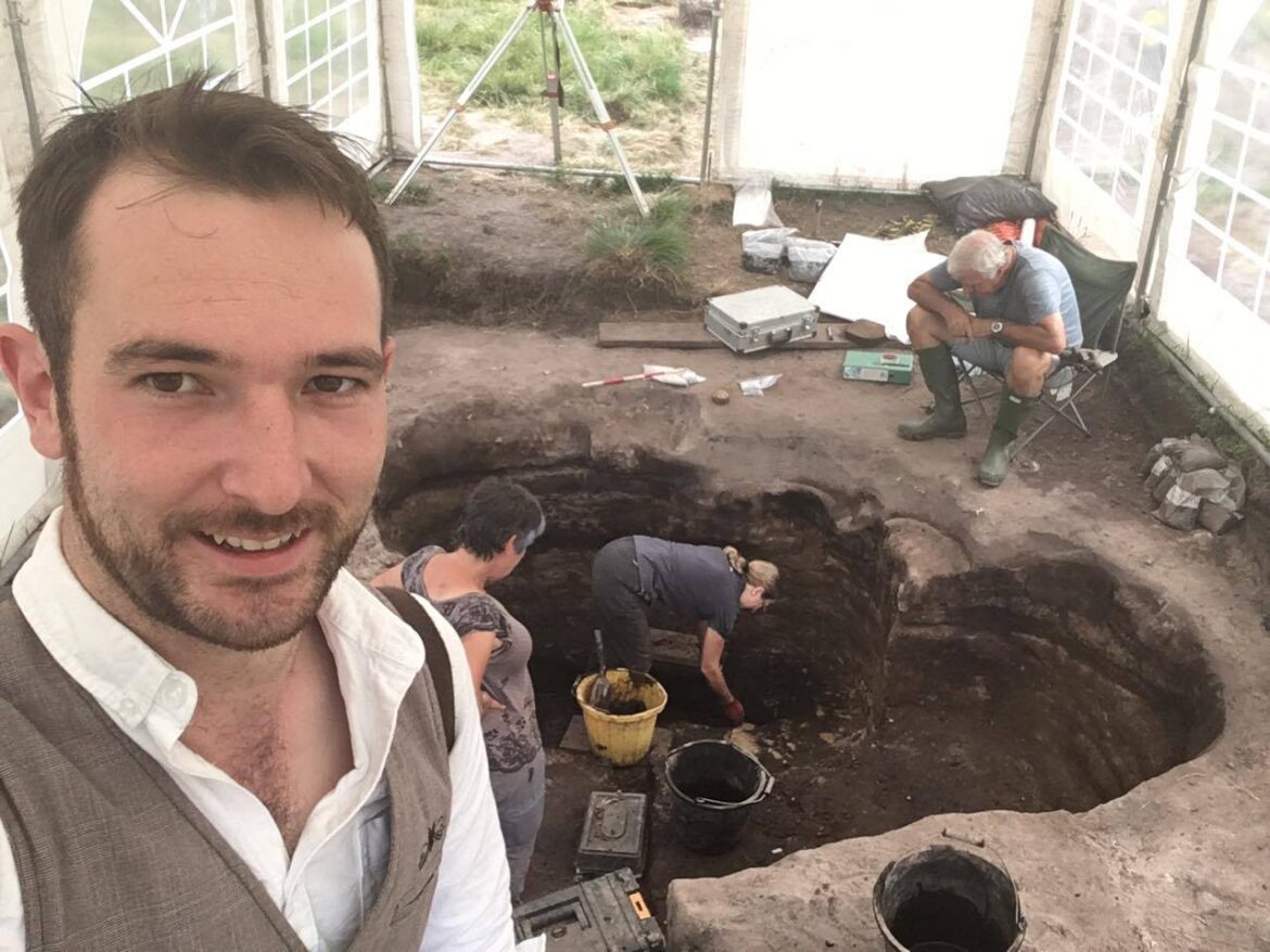 Barrow 19 and the largest burial pit in the UK – Daily Dig Diary #16