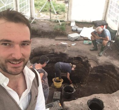 Barrow 19 and the largest burial pit in the UK – Daily Dig Diary #16
